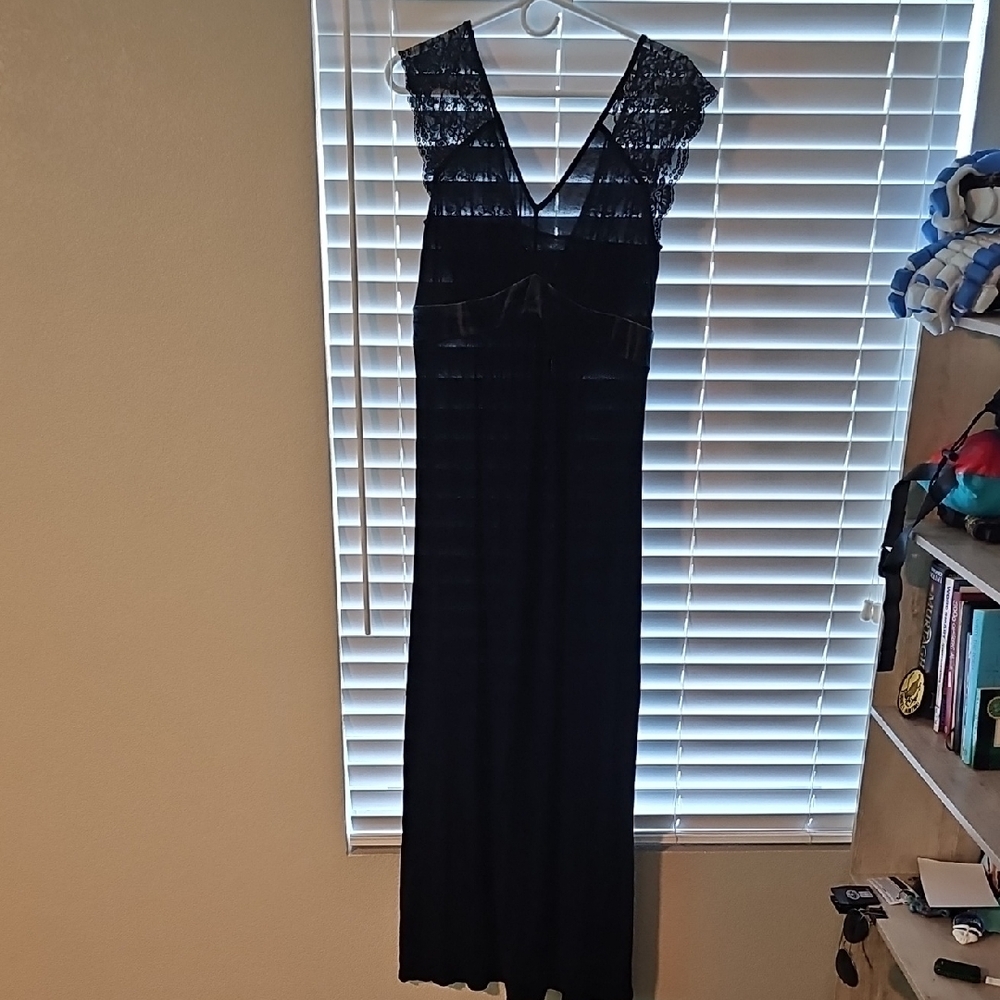 Elegant Black Lace Evening Dress
